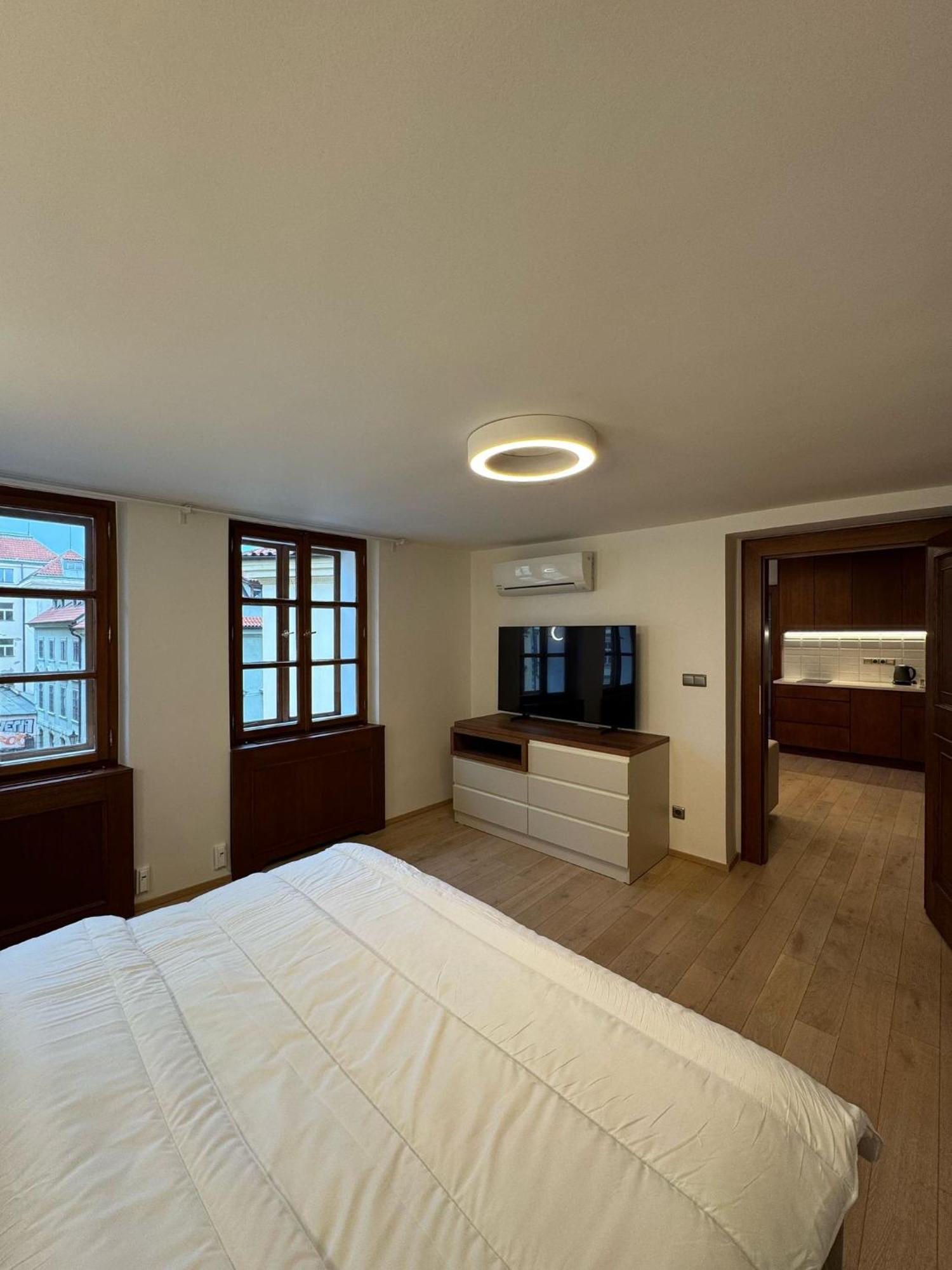 Hotel U 3 Pstrosu Prague Luaran gambar