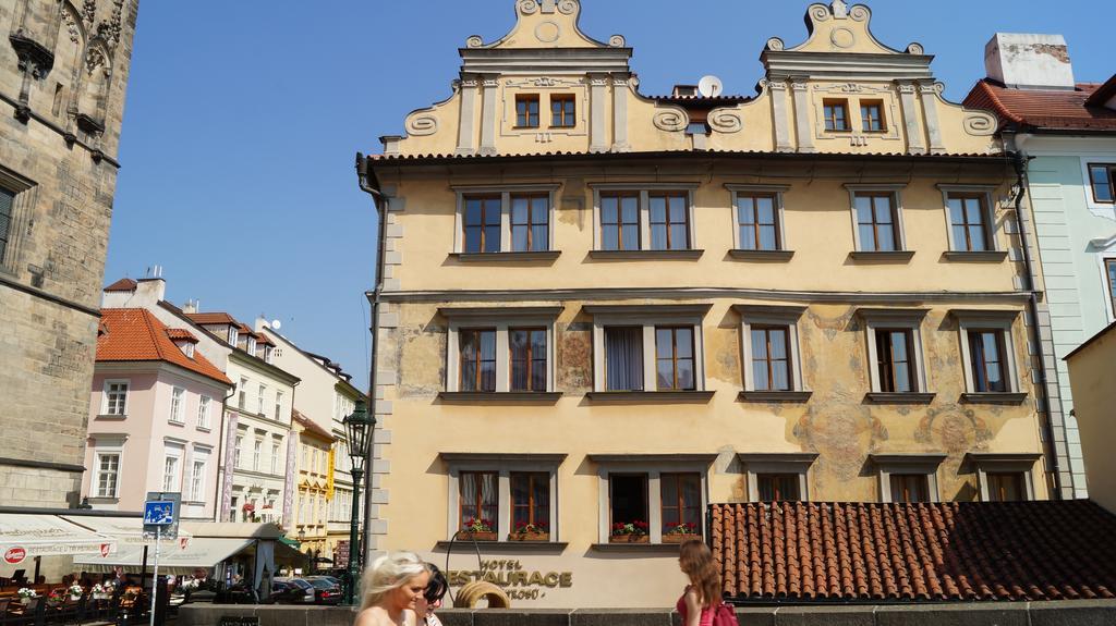 Hotel U 3 Pstrosu Prague Luaran gambar