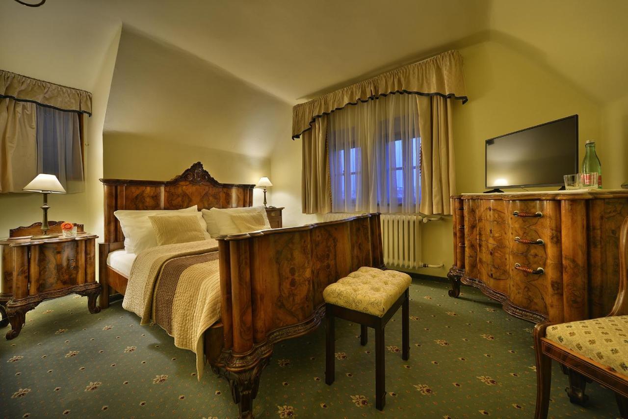 Hotel U 3 Pstrosu Prague Luaran gambar